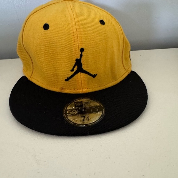 59 Fifty Jordan swoosh logo Yellow and Black  Hat - Picture 1 of 10